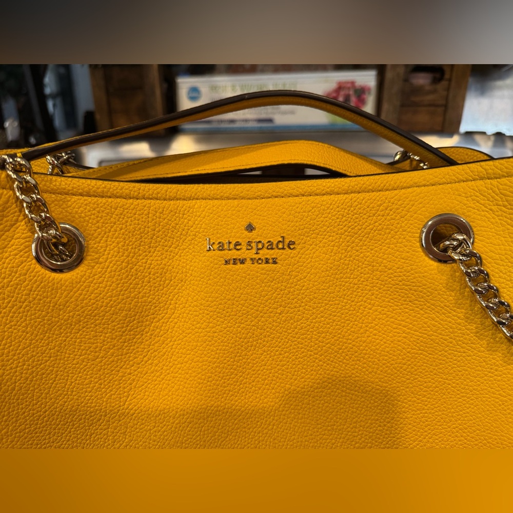 ♠️ KATE SPADE LARGE • 🌻 Sunflower Yellow/Gold • Jordyn Chain Tote - Picture 8 of 16